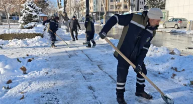 Malatya’da Büyükşehir, karla mücadeleyi sürdürüyor