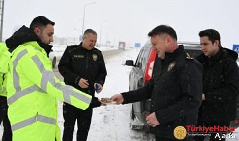 Emniyet Müdürü Baybaba'den Polislere Sıcak İkram