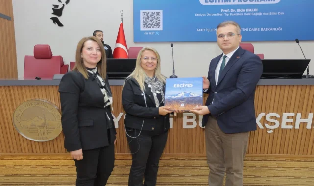 Kayseri Büyükşehir'den, arama kurtarma ekibine bulaşıcı hastalık eğitimi