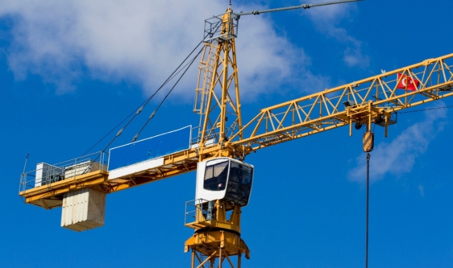 Türkiye'nin İnşaat Sektöründe Güvenilir ve Yenilikçi Vinç Çözümleri