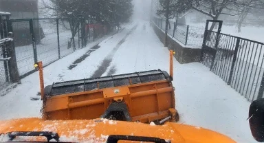 Bursa Osmangazi'de bayramda karla mücadele