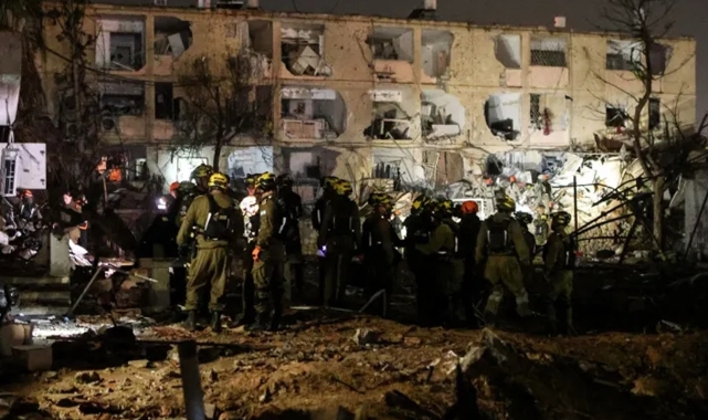 İran, İsrail'in nükleer tesisine yakın kasabalara saldırdı, 100'den fazla kişi yaralandı