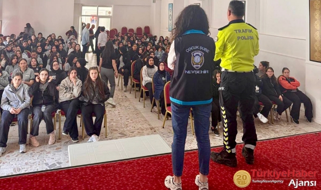 Öğrencilere Trafik Güvenliği Ve Kuralları Hakkında Bilgilendirme Yapıldı 