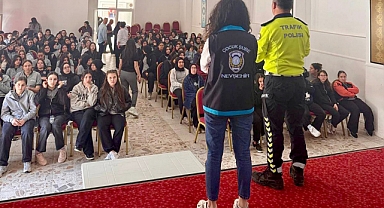 Öğrencilere Trafik Güvenliği Ve Kuralları Hakkında Bilgilendirme Yapıldı 