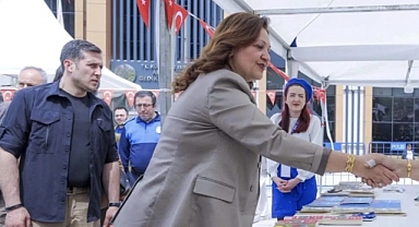 AKP'li Başkan Burcu Köksal, Sokağa Koruma Polisi İle Çıktı