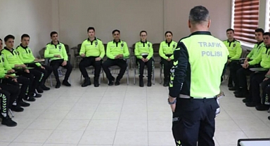 Trafik Polislerine Mesleki Yeterliliğini Artırmak İçin Eğitim Verildi