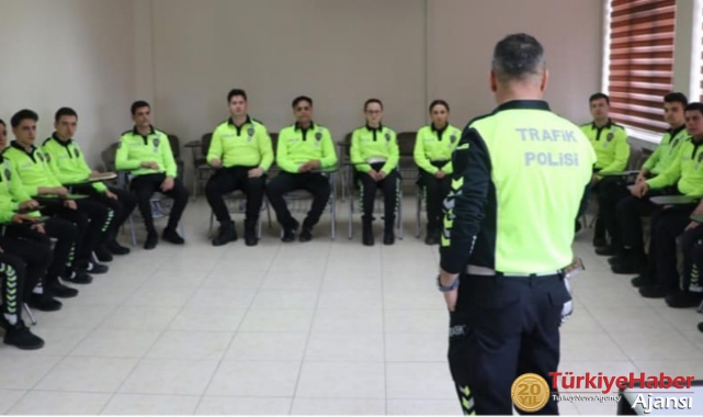 Trafik Polislerine Mesleki Yeterliliğini Artırmak İçin Eğitim Verildi