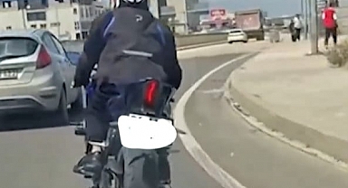 Trafikte Motosiklet İle Akrobasi Şovu Pahalıya Patladı..!