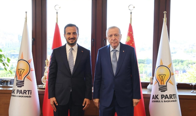 Cumhurbaşkanı Erdoğan, AK Parti İstanbul İl Başkanlığını ziyaret etti
