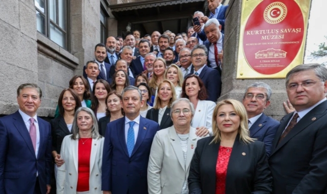 Özel liderliğindeki Yeni Parti yönetimi belirlendi