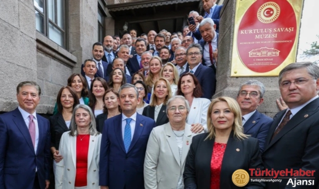 Özel liderliğindeki Yeni Parti yönetimi belirlendi