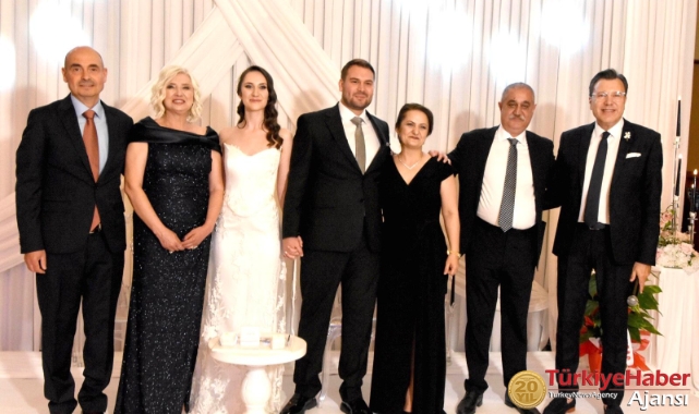 Özyapar ve Handır Ailelerinin Mutlu Günü