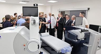 Türkiye'de Bir İlk: Atatürk Üniversitesi'nde Yapay Zeka Destekli Göz Cerrahisi Dönemi Başladı!