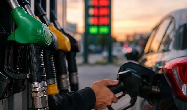 Akaryakıtta Zam Bombası: Motorin Kontrolden Çıktı, İzmir'de 81 Tl'yi Aştı!