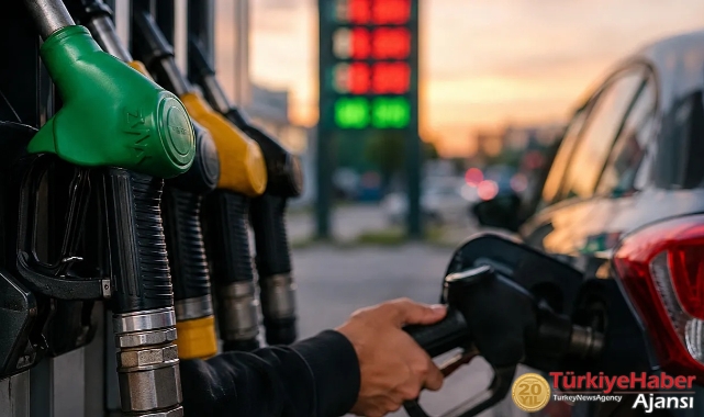 Akaryakıtta Zam Bombası: Motorin Kontrolden Çıktı, İzmir'de 81 Tl'yi Aştı!