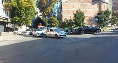 Bayrampaşa'da Bu Sokakta Araçların Tek Yön İhlali Var..!