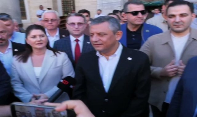 Özgür Özel Edirne'de Selimiye Camii'ni ziyaret etti...