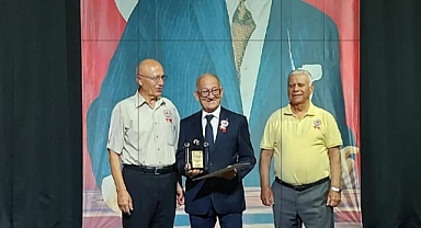 TÜFAD'dan Emniyet Müdürü Altan Yenice Ödül Aldı.