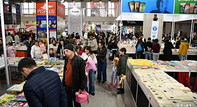 2. Balıkesir Kitap Fuarı Hafta Sonu Doldu Taştı