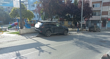 Bayrampaşa'da MOBESE Önünde İşgal Var Ama Neden Denetim Yok ?