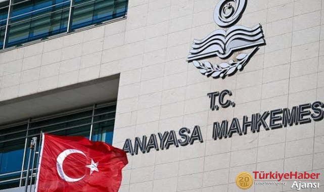 İkisi Emekli Partisi 26 Siyasi Parti Hakkında Suç Duyurusu