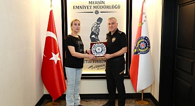 Mersin'de Emekli Polislere Onur Plaketi 