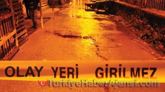3 Kişi Evde Boğazları Kesilmiş Bulundu