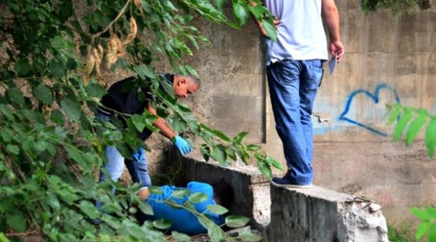 30 Yaşındaki Gencin Cesedi, Molozlar Arasında Bulundu