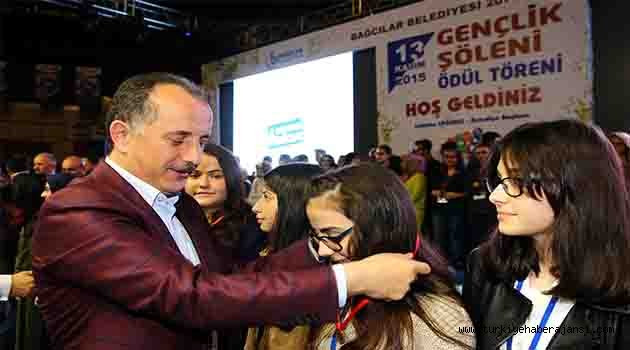 520 Başarılı Genç Altınla Ödüllendirildi