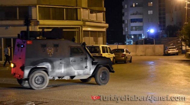 Adana'da Ses Bombası Atıldı