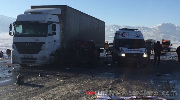 Ağrı'da Feci Kaza: Ölü ve Yaralılar Var
