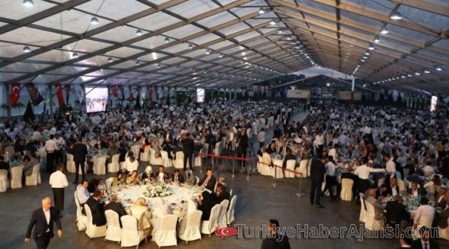 AK Parti İstanbul İl Başkanlığından Görkemli İftar
