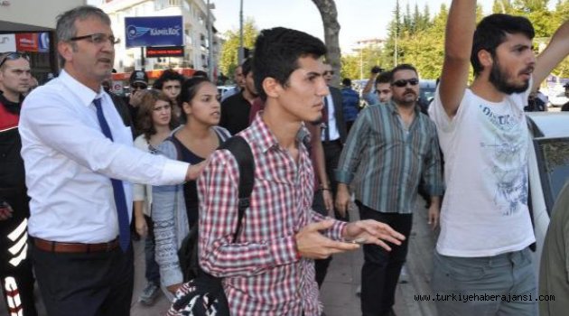 AKP Standını Protestoya 10 Gözaltı
