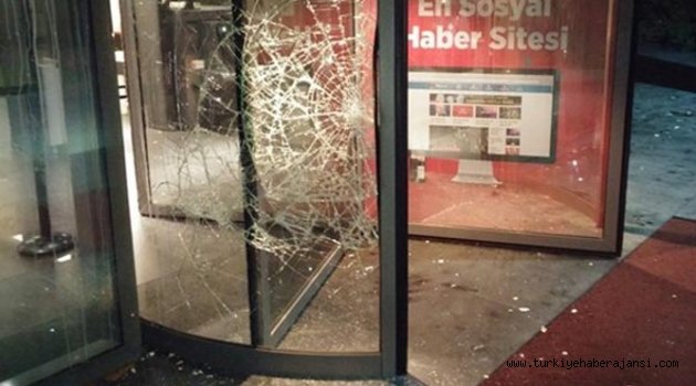 AKP'liler Hürriyet'i Bastı!