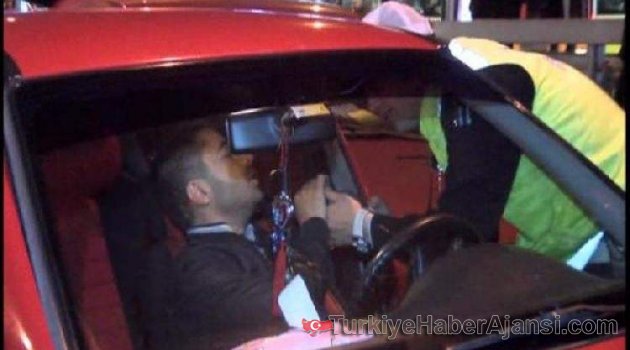 Alkollü Sürücü Uykuya Kaldı; Trafik Alt Üst Oldu