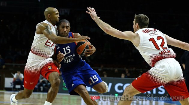 Anadolu Efes Söktü Aldı!