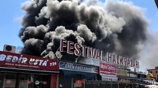 Antalya'da Yangın! Festival Çarşısı Tahliye Edildi