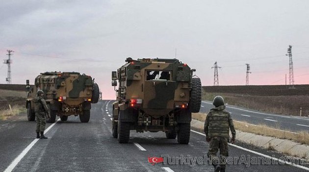 Askeri Aracın Geçişi Sırasında Patlama!