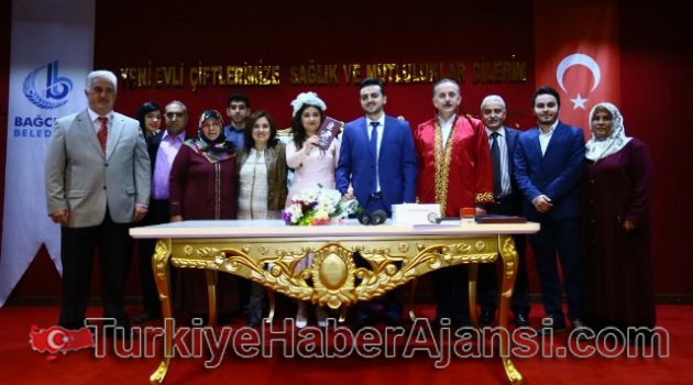 Bağcılar'da 10'ar Dakika Arayla 50 Çiftin Nikâhı Kıyıldı
