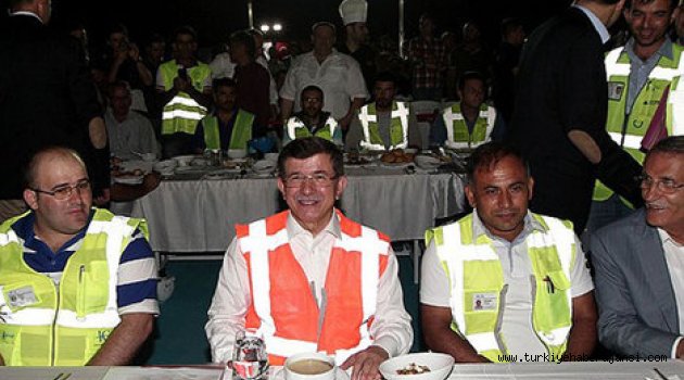 Başbakan, 3. Köprü İşçileriyle İftar Yaptı
