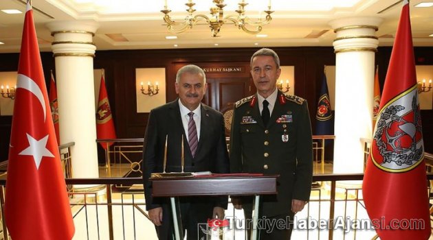 Başbakan Cuma Namazını Genelkurmay'da Kıldı