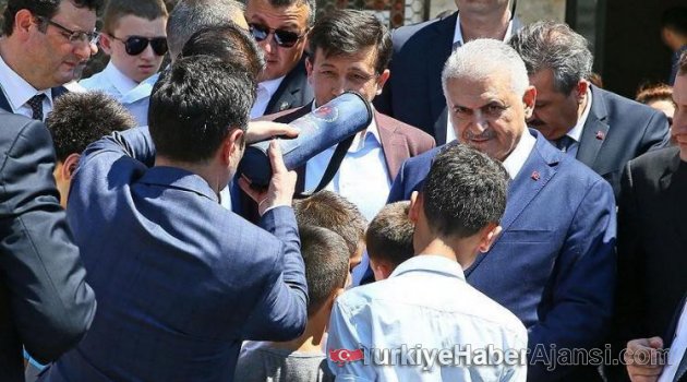 Başbakan'dan Şehit Ailesine Ziyaret