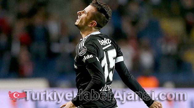 Beşiktaş'ta Oğuzhan Özyakup Sakatlandı