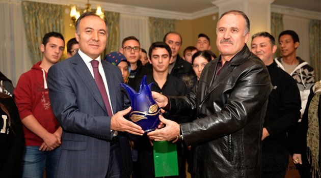 Beykozlu Öğrencilerden Vali Altıparmak’a Ziyaret