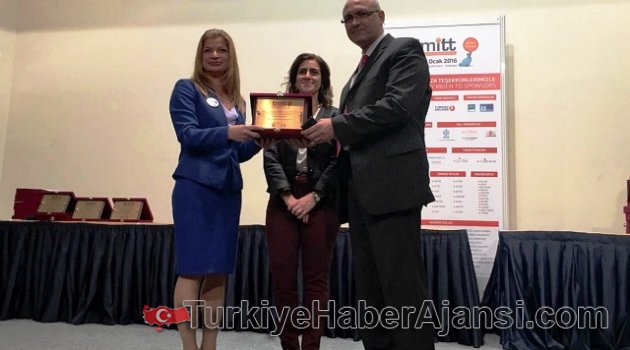 Bir Ödül de EMITT'ten