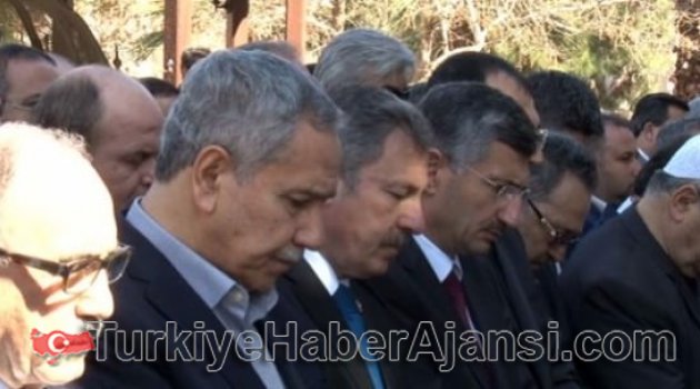 Bülent Arınç'tan Abisine Son Görev