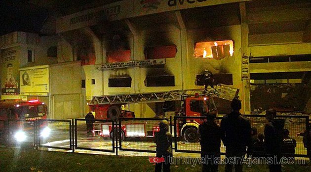 Bursa Atatürk Stadyumu'nda Yangın Çıktı