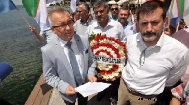 Çanakkale'de MHP'lilerden Çin'e Kınama