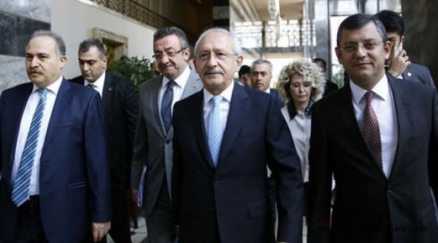 CHP'de Olağanüstü Kurultay Rafa Kalktı