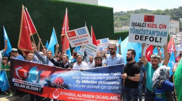 Çin Konsolosluğu Önünde Protesto Eylemi